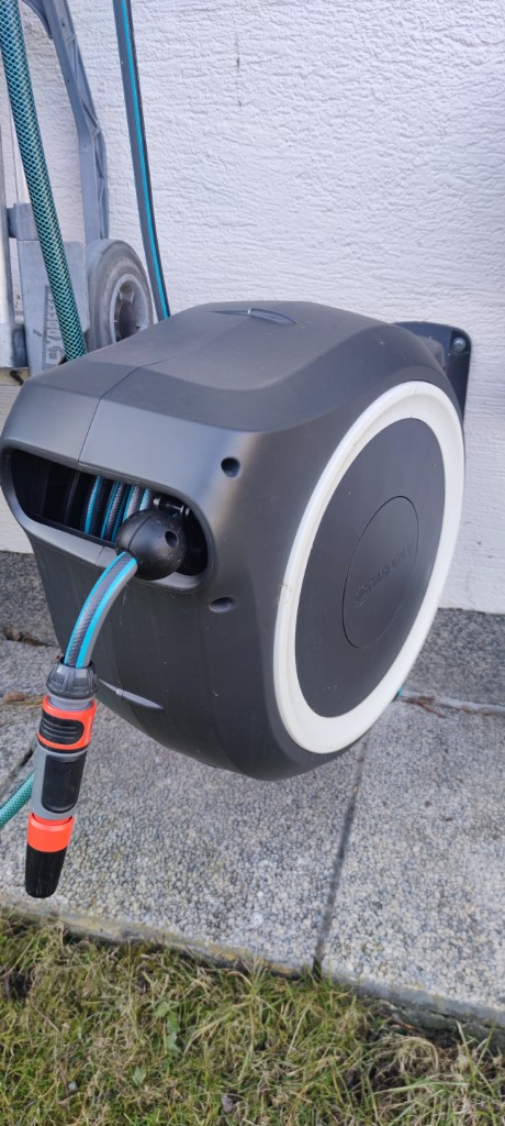 Retractable Garden Hose Reel